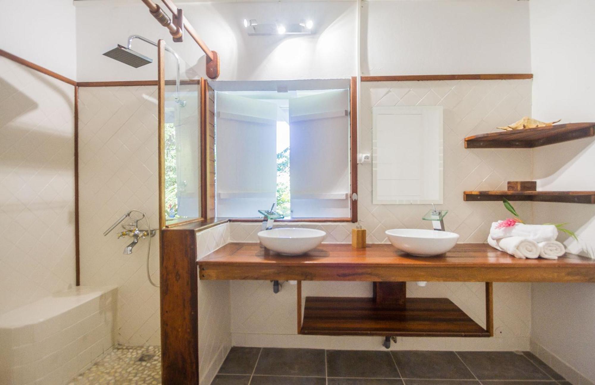 Ecolodges Karet Deshaies Esterno foto