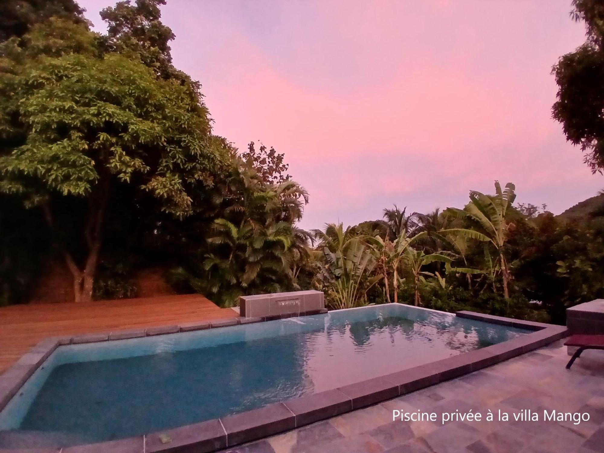 Ecolodges Karet Deshaies Esterno foto